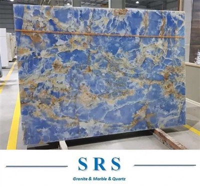 Blå och guld marmorplatta