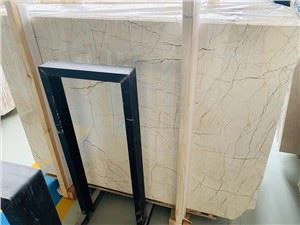 Sofitel guldbeige marmorskivor